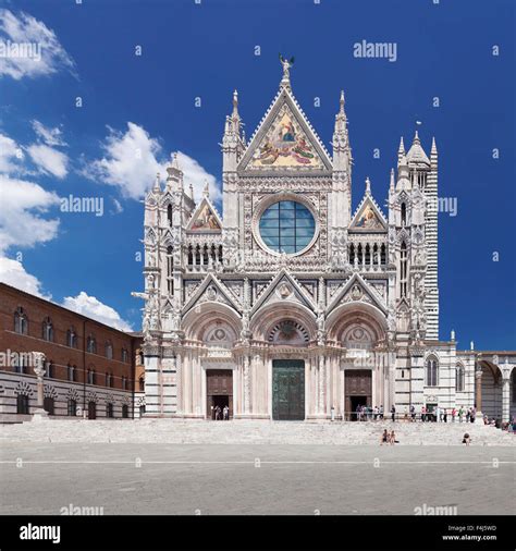 Piazza Del Duomo Santa Maria Assunta Cathedral Siena Unesco World