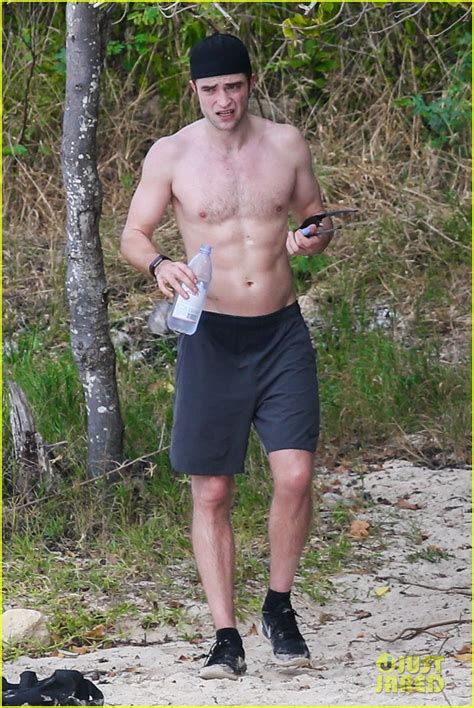 Robert Pattinson Bares Ripped Body While Shirtless In Antigua Photo Robert Pattinson