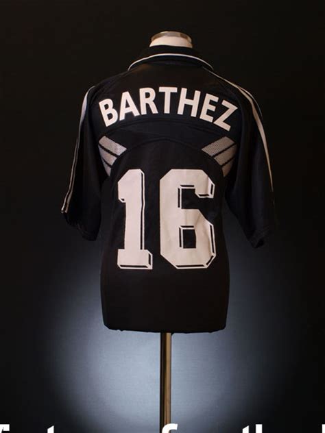 In the 1998 world cup which was hosted by his home country, barthez conceded only two. 1998-99 France Goalkeeper Shirt Barthez #16 M for sale