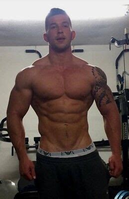 Shirtless Muscular Male Beefcake Body Builder Muscle Stud Hunk Photo