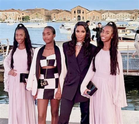 Diddy S Daughters Walk Dolce Gabbana Runway In Honor Of Their Late Mom Kim Porter Look