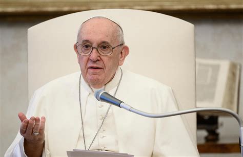 Papa Francesco Alludienza La Preghiera Ci Lascia Nelle Mani Di Dio