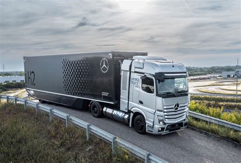 Mercedes Plans Production Fuel Cell Trucks By End Decade Just Auto