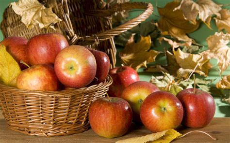 Autumn Apples Wallpapers Top Free Autumn Apples Backgrounds Wallpaperaccess