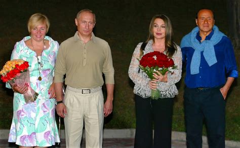 Wladimir putin mit seinem amerikanischen und finnischen amtskollegen und ihren frauen. Wladimir Putin Frau / Tag Des Sieges In Moskau Archiv ...