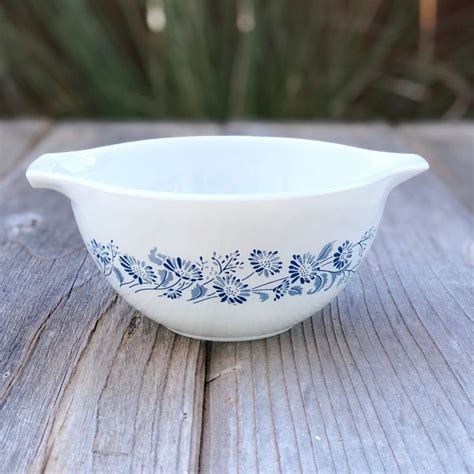 Vintage Pyrex Colonial Mist Mixing Bowl With Blue Flowers