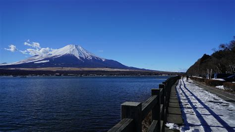 Lake yamanaka is an ideal location for vacation homes, including access, nature, and climate. Fuji Five Lakes | Lake Yamanaka