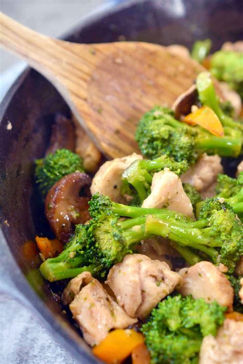 It balances with black pepper, cardamom, and cinnamon and makes the dish a perfect chicken cafreal goan. Garlic Chicken Stir Fry Recipe - Sweet Pea's Kitchen