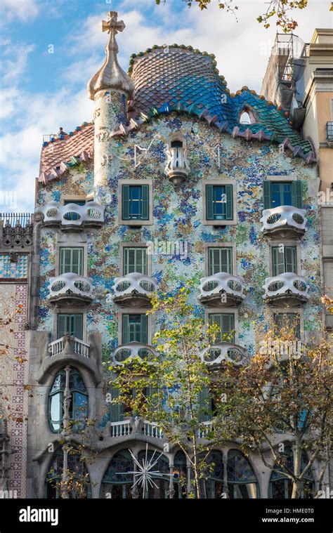 Vista Exterior De La Casa Batlló Barcelona Cataluña España