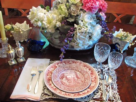 Father's day is right around the corner which means it's time to put away the florals and pink of mother's day and exchange it for anything and everything masculine. Mother's Day Table Settings | HGTV