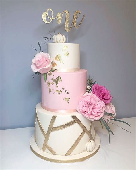In this tutorial, i show you the best way of stacking a 3. w (With images) | White birthday cakes, Modern birthday ...