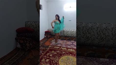 رقص ایرانی دختر شاد خوش هیکل Girl Dancing Belly Dance Outfit