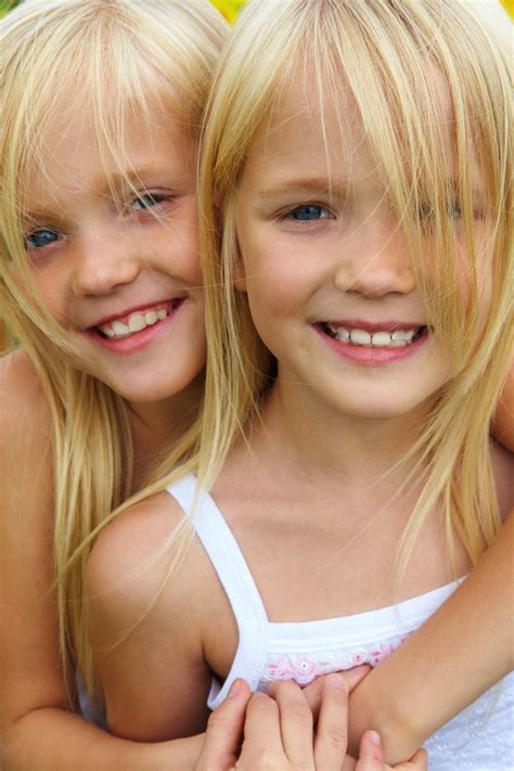Twins Calendar Weeks 25 Through 28 Cute Twins Twin Girls Twins