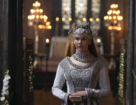 Joss Stone Swaps Hippy Locks For Tudor Frocks To Star As Anne Of Cleves
