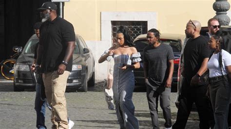 kendrick lamar and fiancee visit the vatican museums in rome