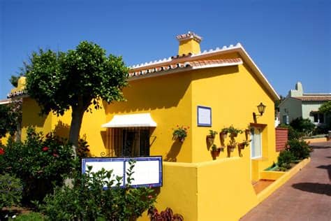 Conocerás las mejores tendencias en colores para fachadas, colores pintar tu casa afuera 2016, 2017, 2018, combinación de colores para fachadas. ¿De qué Color Pintar la Fachada de tu Casa para este 2018?