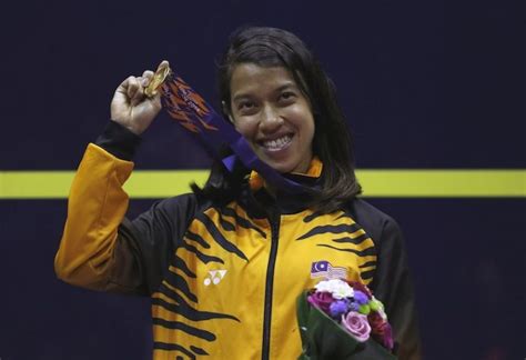She won the british open title in 2005, 2006 and 2008, as well as the world open title in 2005, 2006, 2008, 2009 and 2010. Nicol Ann David - Wilayahku