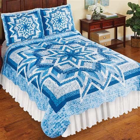 The earliest antique quilts available for sale at rocky mountain quilts are from the last quarter of the 18th century. Scalloped Edge Blue Floral Pattern Print Rachel Star Quilt ...