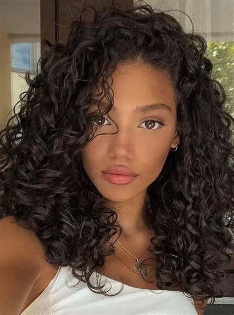 Stunning Curly Hairstyles For Bold Ladies To Sport In 2021 In 2021