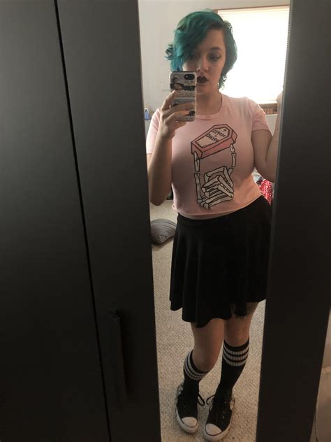 24 Celebrating 15 Lb Weight Loss By Fully Embracing The Big Titty Goth Gf Aesthetic Rselfies