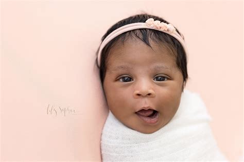 Newborn Baby Girl Pictures Blue Eyes
