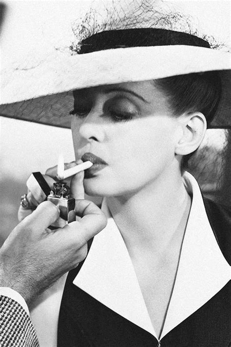 Bette Davis As Charlotte Vale In Now Voyager 1942 My Fave Bette Davis Movie Bette Davis