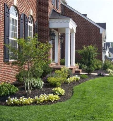 51 Simple And Small Front Yard Landscaping Ideas For Low Maintenance 16