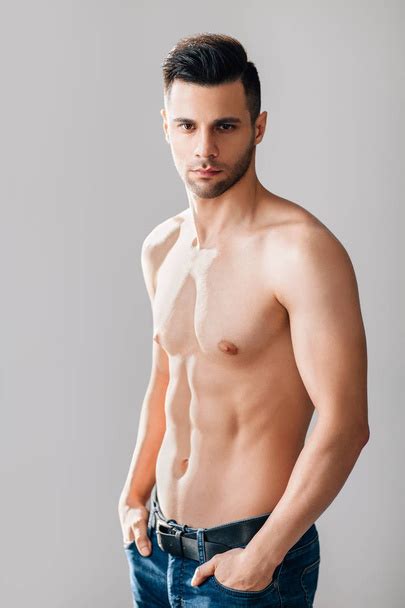 Foto E Imagen De Stock Sin Derechos De Sexy Hombre Musculoso Sin Camisa Posando En