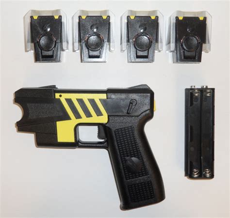 Review specs and pricing of disguised stun guns, introductory tasers, and others. Buy TASER Gun Pistol M26C Online - Best Prices!