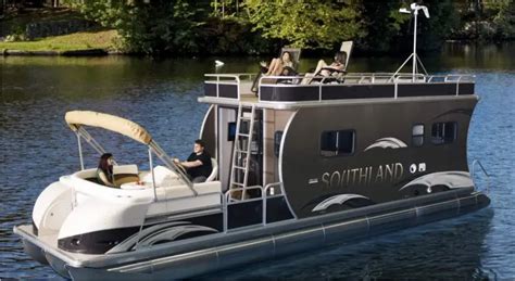 Pontoon Boats With Cabins Our Top 4 With Living Quarters Pontooners