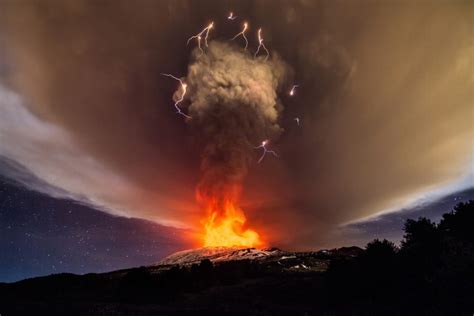 Mt Etna Erupts With Dirty Thunderstorm Cosmos Magazine