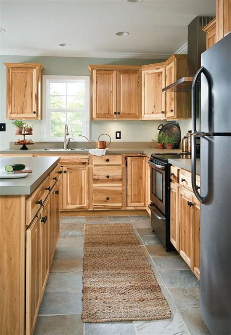 So are cabinet styles that are less fussy and more streamlined—such as the clean lines and square corners of shaker cabinetry. Best Kitchen Cabinet Prices 2021 in 2020 | Kitchen cabinet ...