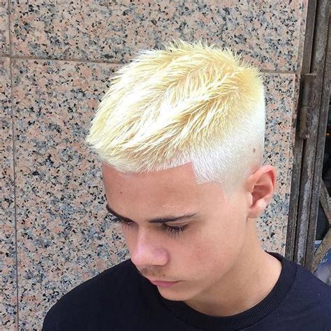 Even though male pattern baldness is widespread, no man chooses to experience hair loss. Best Medium Hairstyles For Men | Men hair color, Mens ...