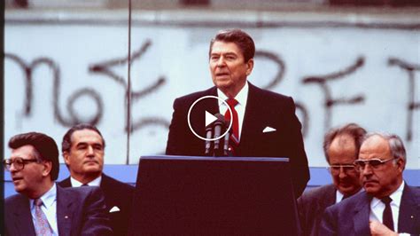 Watch Reagans 1987 ‘tear Down This Wall Speech The New