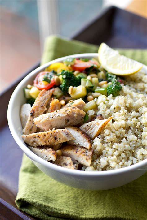 I love how customizable they are, i love that you can change up your flavors really easily, i love that you can. Chicken & Toasted Quinoa Bowls with Garlic-Sauteed Veggies ...