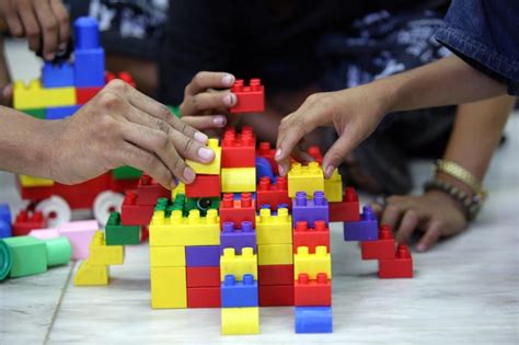 A Lego és Az Unicef Egy Képzeletbeli Torony Megépítésével ösztönzi