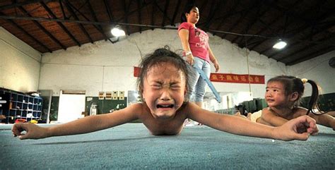 Así sufren los atletas chinos desde niños para ganar Página Foros Perú
