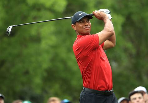 Tiger Woods’ Used Golf Bag Fetches Extraordinary Amount At Auction Sports Informer Football