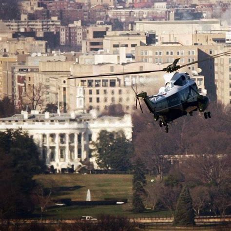 Pmcn Marine One Approaches The White House For A Landing Shot