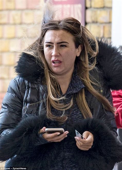 Towies Lauren Goodger Throws Herself Into A Day Of Chores Daily Mail