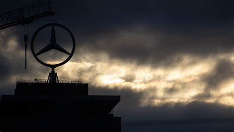 Tausende Weitere Stellen Bedroht Daimler Weitet Seinen Sparkurs Aus