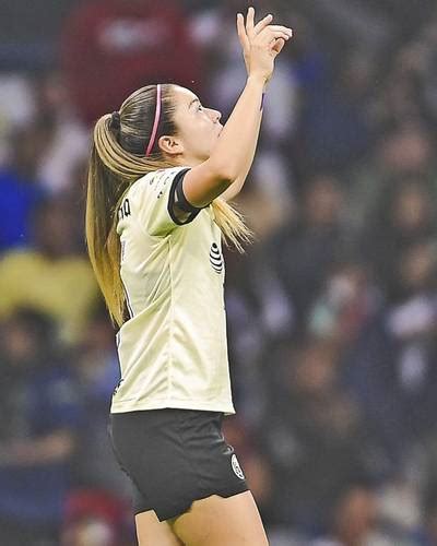 La Jornada Con triplete de Katty Martínez el América arrasó 5 0 al Atlas