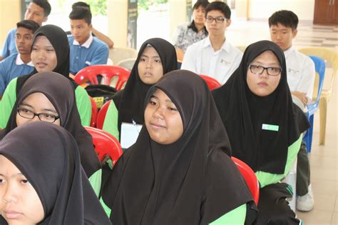 מיקום על המפה smk sultan ibrahim (1). WADAH KETERAMPILAN BERBAHASA: PROGRAM JERAYAWARA BAHASA DI ...