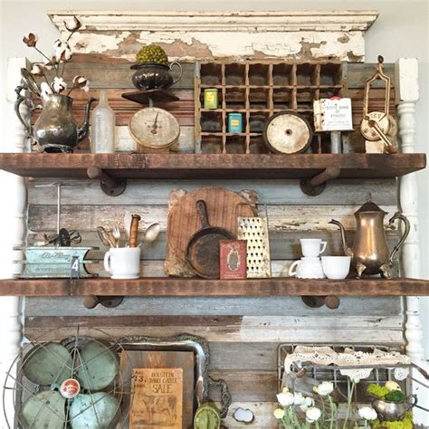 Vintage home decor ideas and tips. Booth Crush: Antique Booth Shelving