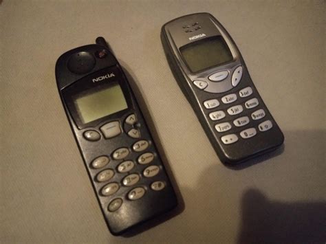 those 2 guys in this photo are the oldest phones in my collection nokia 5110 and nokia 3210 r