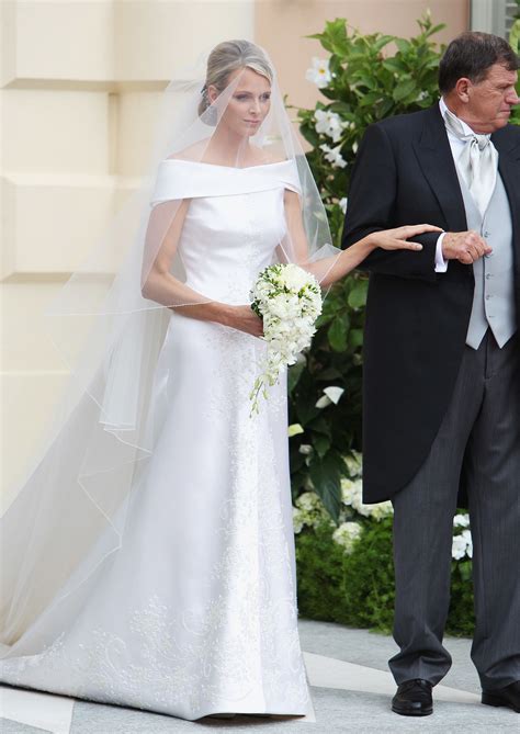 Ihr vater michael hat seinen eigenen kleinen betrieb, ihre mutter lynette arbeitet. Charlene von Monaco, 2011 | Royale Hochzeiten, Hochzeiten ...