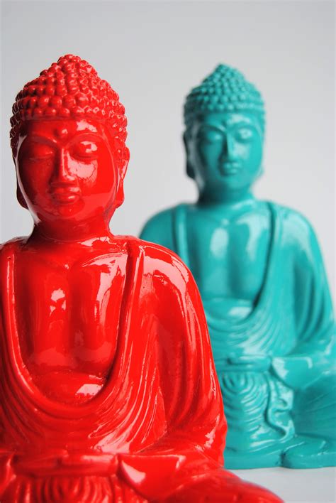 Bring peaceful essence to your surroundings with this handmade large buddha statue. Buddha Statue Small - RED - Bungalow Room