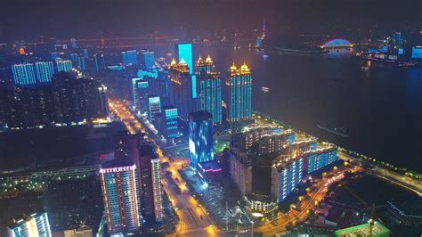 Wuhan Holds The Largest Ever Light Show On Yangtze River Cgtn