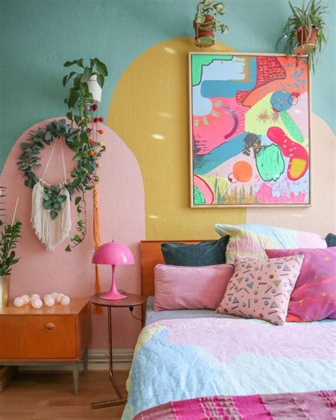 Have A Colorful And Attractive Bedroom Here Are 10 Retro Bedroom Decor