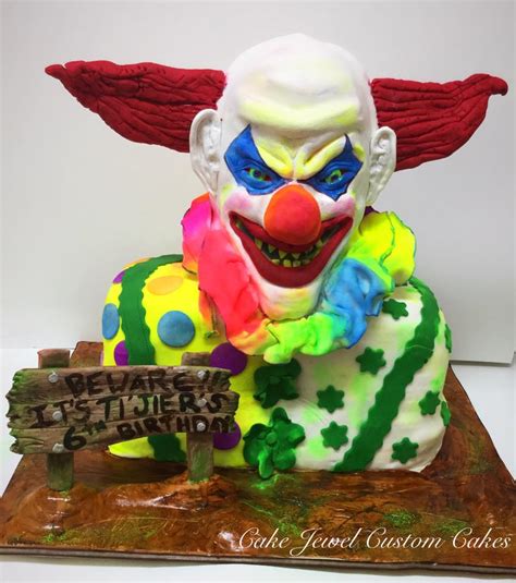 Scary Clown Glow In The Dark Cake